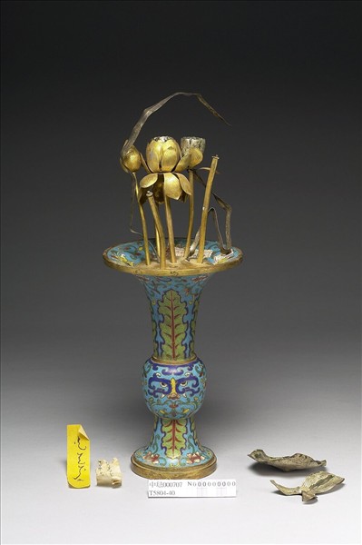 掐絲琺瑯瓶（五供）