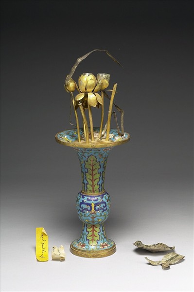 掐絲琺瑯瓶（五供）