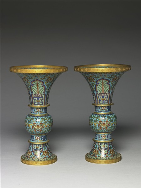 掐絲琺瑯瓶（五供）