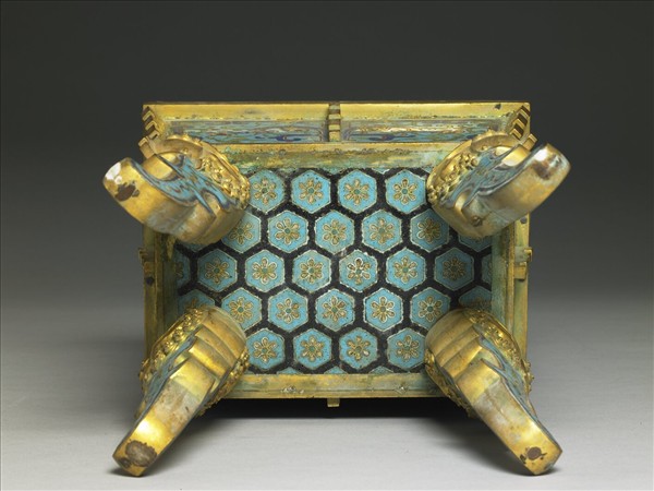 掐絲琺瑯爐(五供)