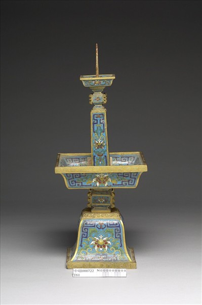 掐絲琺瑯燭台(五供)