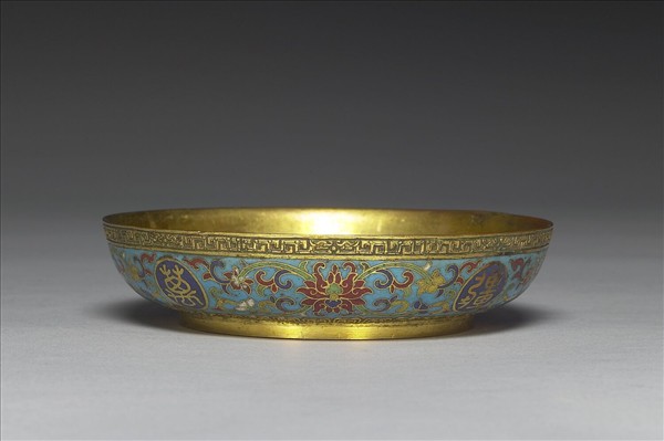 掐絲琺瑯萬壽無疆花卉紋碟