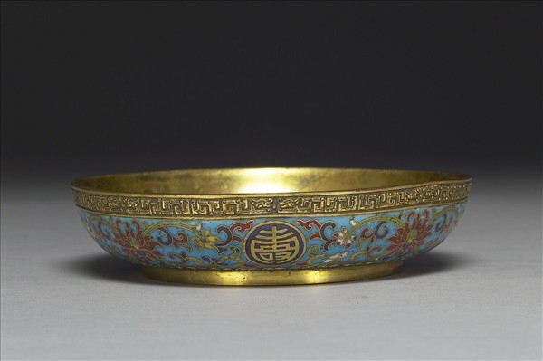 掐絲琺瑯萬壽無疆花卉紋碟