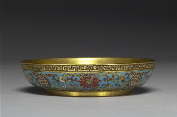 掐絲琺瑯萬壽無疆花卉紋碟