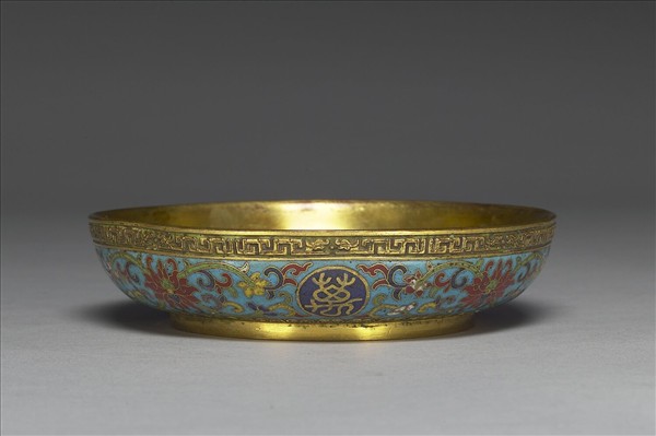 掐絲琺瑯萬壽無疆花卉紋碟