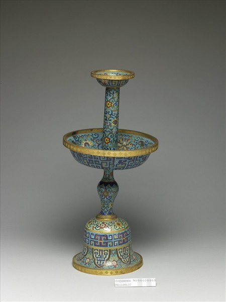 掐絲琺瑯燭台