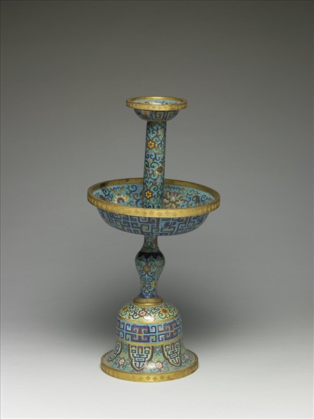 掐絲琺瑯燭台