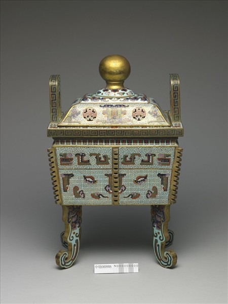 掐絲琺瑯方鼎