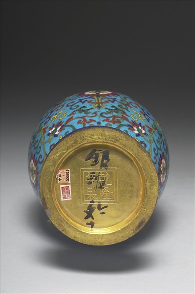 掐絲琺瑯瓶（五供）