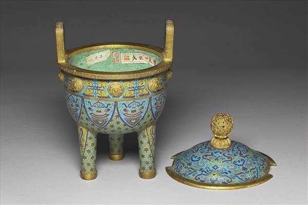 掐絲琺瑯鼎式爐