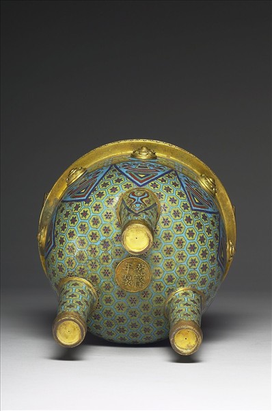 掐絲琺瑯鼎式爐