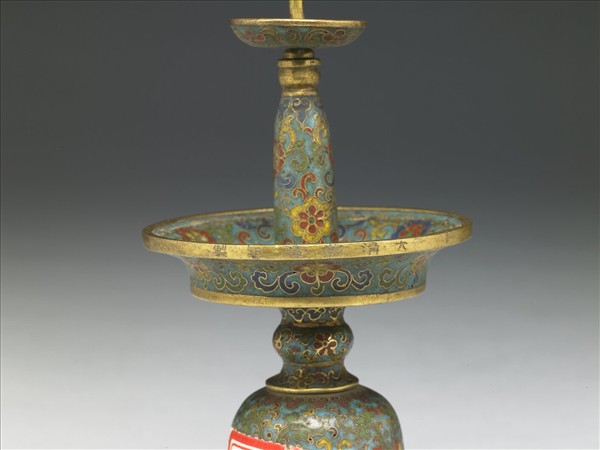 掐絲琺瑯燭台（五供）