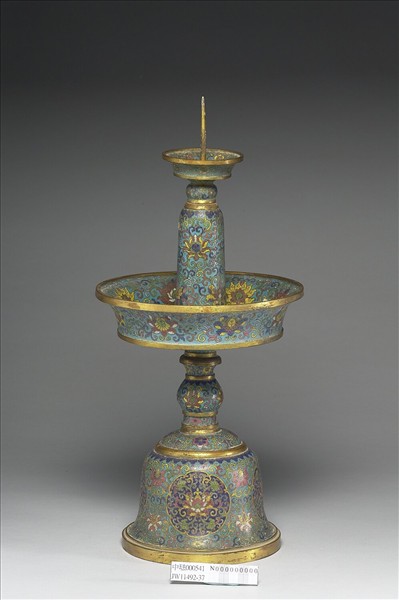 掐絲琺瑯燭台
