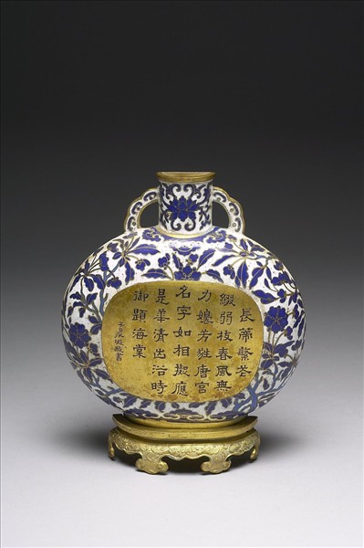 掐絲琺瑯花卉轎瓶