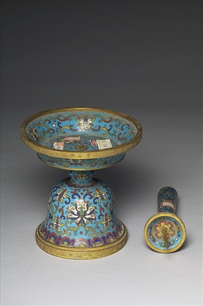 掐絲琺瑯燭台（五供）