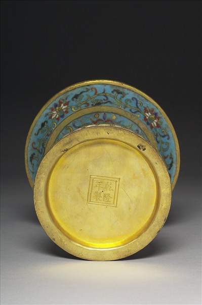 掐絲琺瑯燭台（五供）