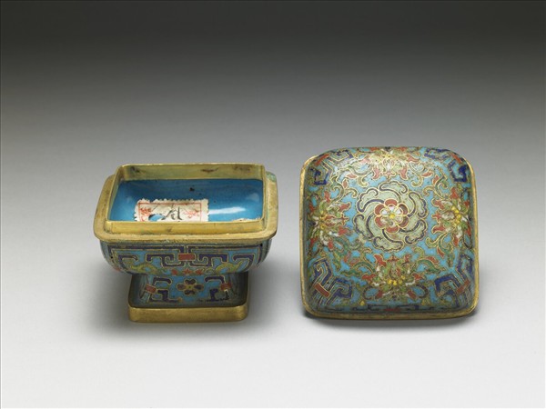 掐絲琺瑯盒