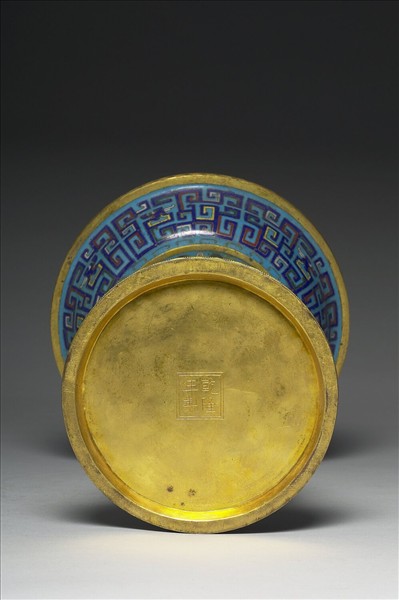 掐絲琺瑯燭台（五供）