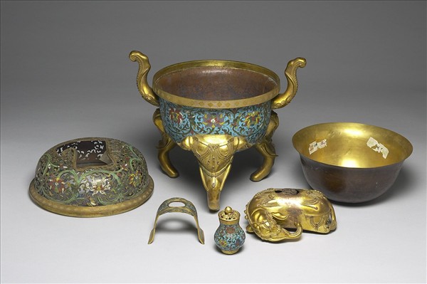 掐絲琺瑯鼎式爐