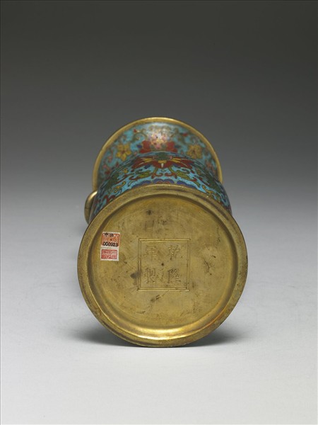 掐絲琺瑯瓶（五供）