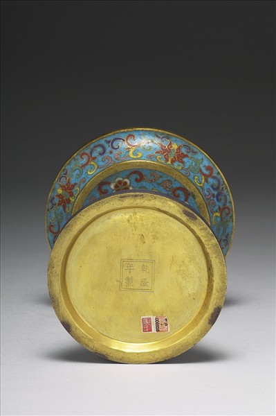 掐絲琺瑯燭台（五供）