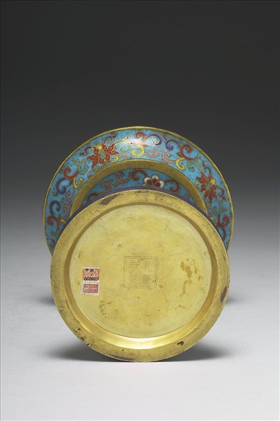 掐絲琺瑯燭台（五供）