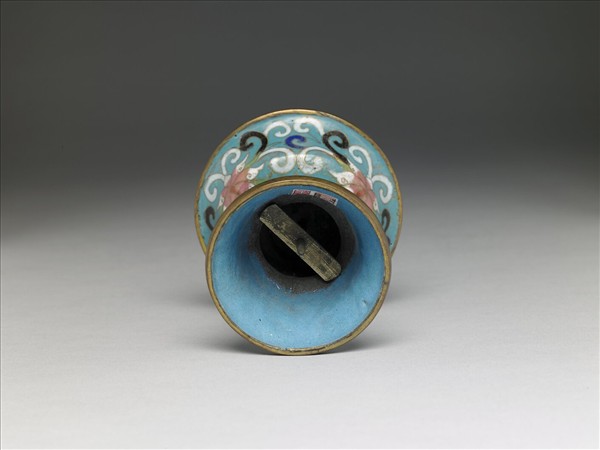 掐絲琺瑯燭台（五供）