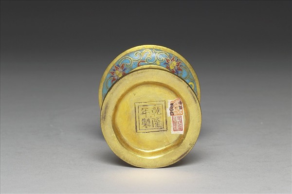 掐絲琺瑯燭台（五供）