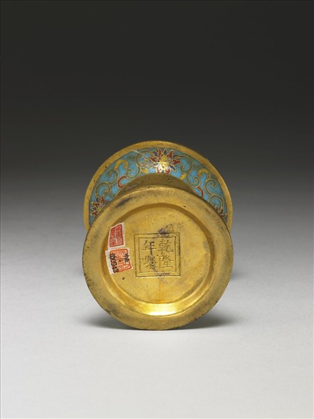 掐絲琺瑯燭台（五供）