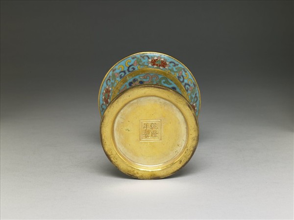 掐絲琺瑯燭台（五供）