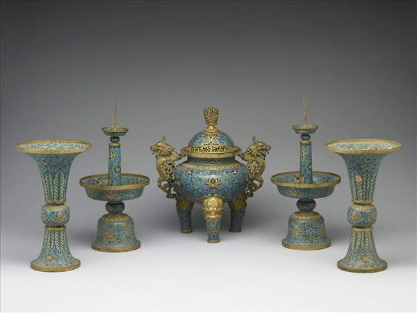 掐絲琺瑯燭台（五供）