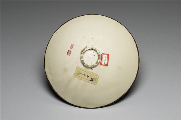 定窯 白瓷印花菊花紋碗