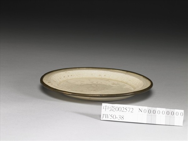 定窯 白瓷印花鴛鴦荷花紋盤