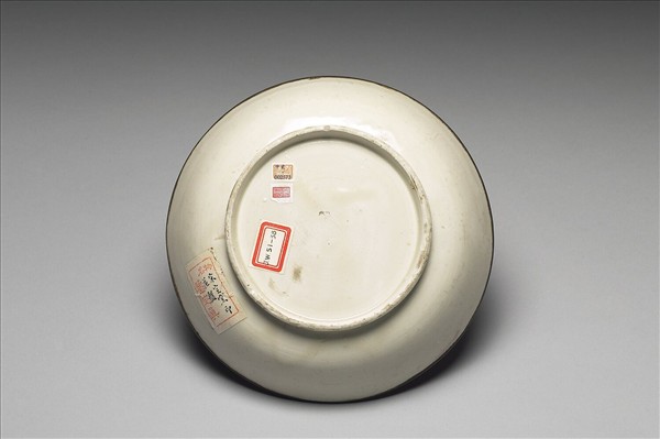 定窯 白釉印花雲龍紋盤