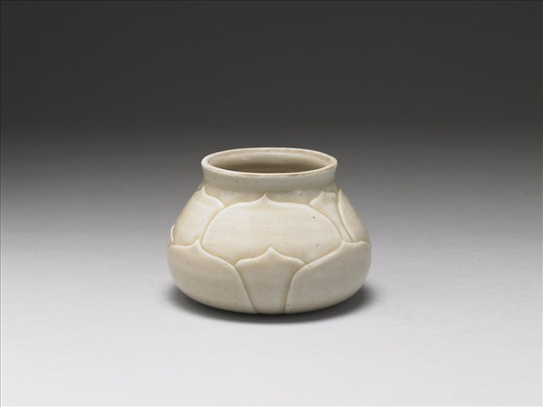 定窯 白瓷劃花蓮瓣紋水盛