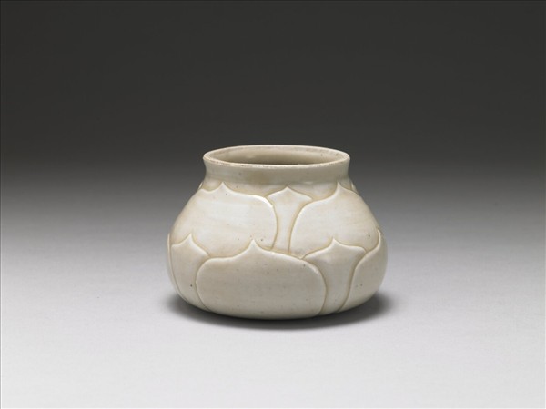 定窯 白瓷劃花蓮瓣紋水盛