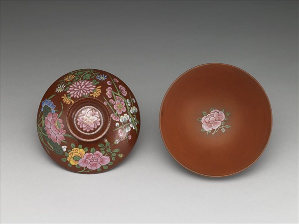 宜興胎畫琺瑯四季花卉蓋碗