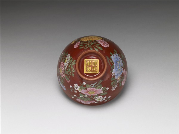 宜興胎畫琺瑯四季花卉蓋碗