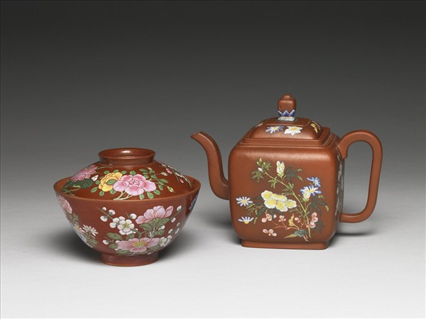 宜興胎畫琺瑯四季花卉蓋碗