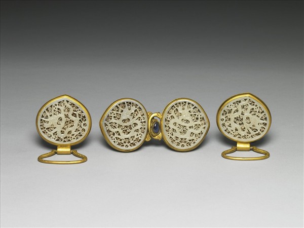 銅鎏金鑲雕玉鏤空雲龍紋帶環