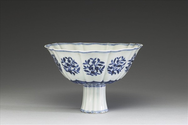 青花花果紋花式高足碗