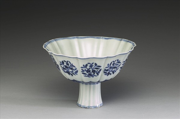 青花花果紋花式高足碗