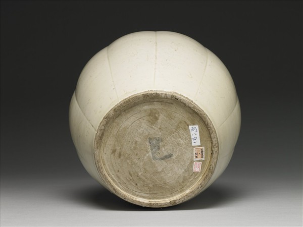 定窯 白瓷瓜稜罐