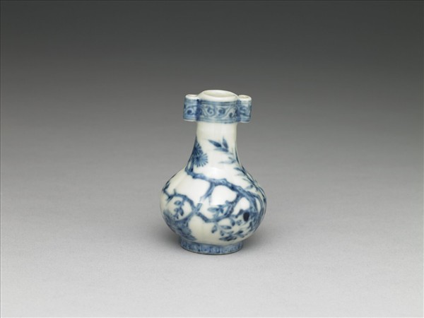 青花歲寒三友圖貫耳瓶