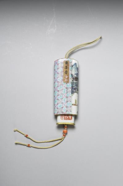 琺瑯彩山水人物牙籤筒