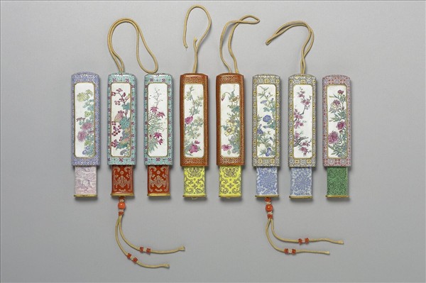 琺瑯彩詩意花卉紋牙籤筒
