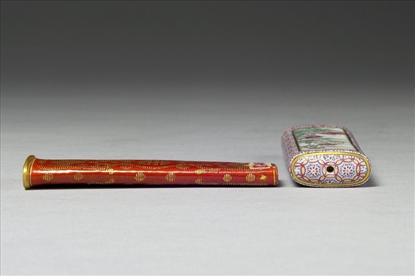 琺瑯彩詩意花卉紋牙籤筒