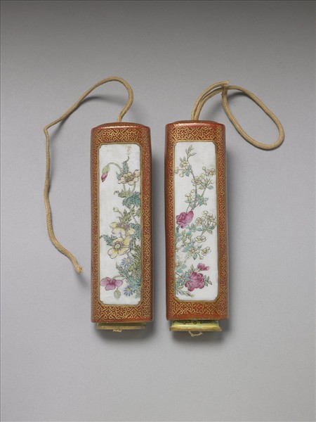 琺瑯彩詩意花卉紋牙籤筒