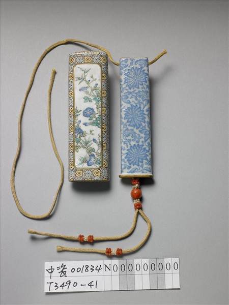 琺瑯彩詩意花卉紋牙籤筒