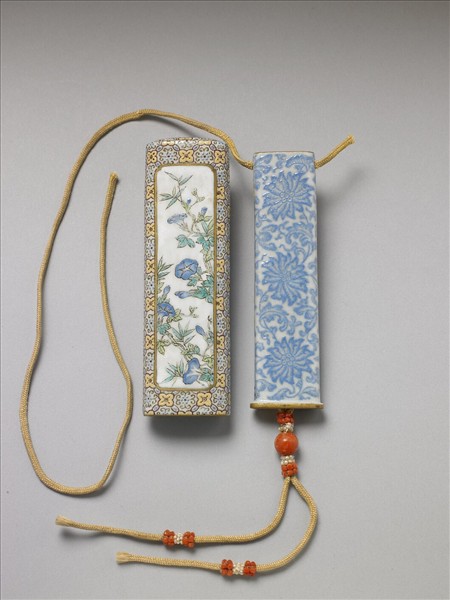 琺瑯彩詩意花卉紋牙籤筒